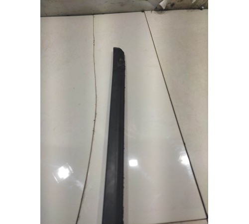 Уплотнитель стекла(передний левый наружний)