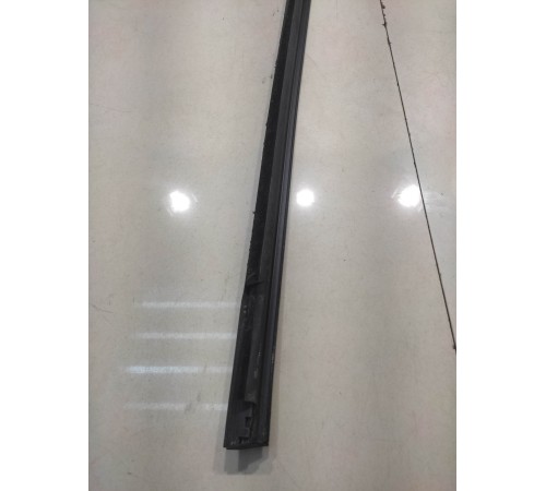 Уплотнитель стекла(передний левый наружний)