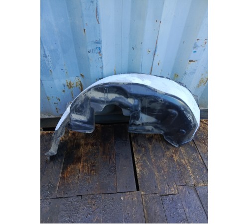 Подкрылок задний правый