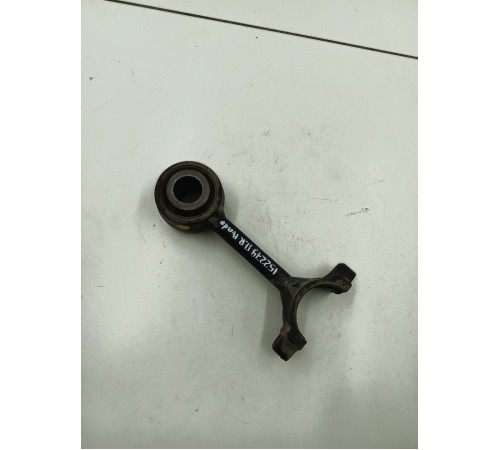 Рычаг передний правый