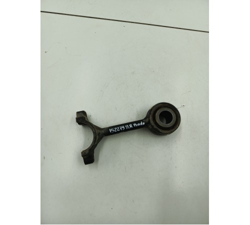 Рычаг передний правый