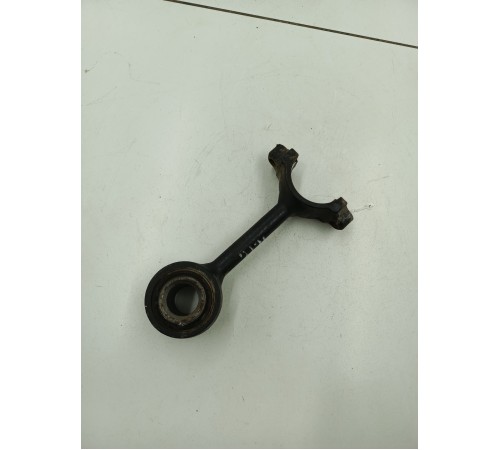 Рычаг передний правый