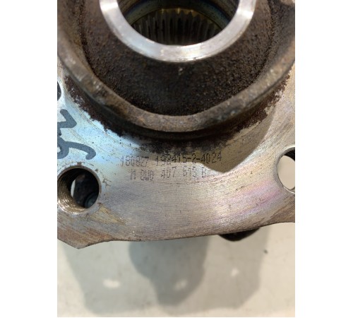 Ступица (задняя, левая)