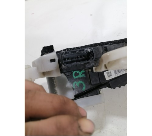 Замок двери,задний правый