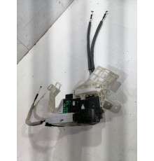 Замок двери,задний правый