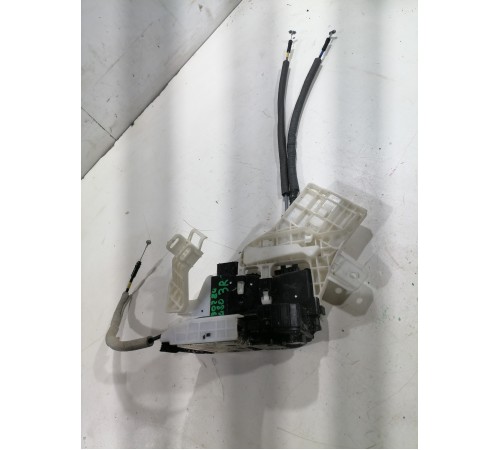 Замок двери,задний правый