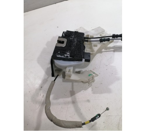 Замок двери,задний правый