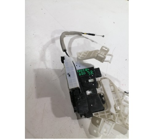 Замок двери,задний правый