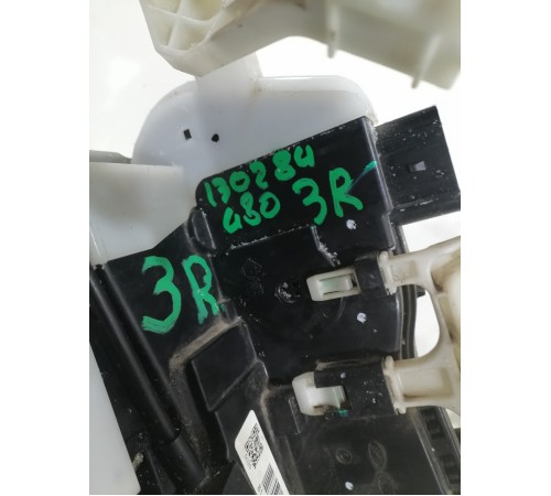 Замок двери,задний правый