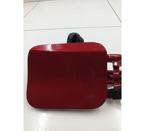 Лючок топливного бака с крышкой