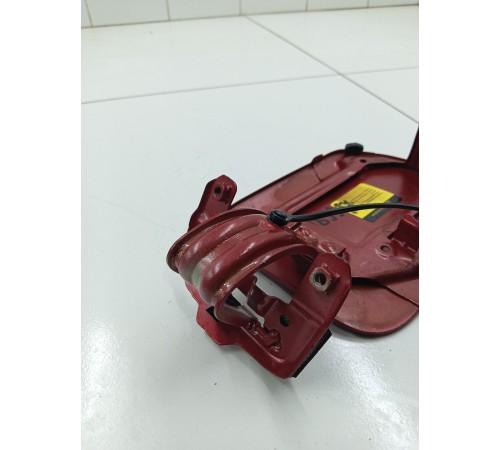 Лючок топливного бака с крышкой