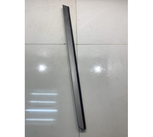 Молдинг двери (передний, правый)