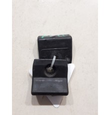 Отбойник крышки багажника 2шт