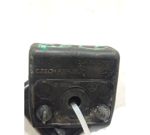 Отбойник крышки багажника 2шт