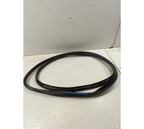 Уплотнитель проема двери передний правый