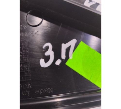 Накладка двери (задняя правая)