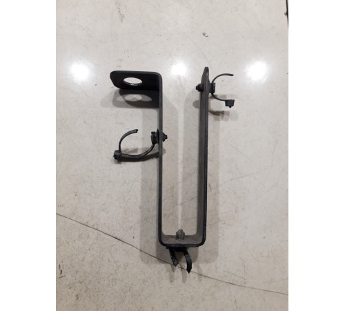 Кронштейн(крепление) электропроводки фонаря задней левой оси