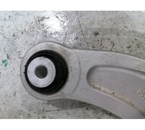 Рычаг поперечный задний левый верхний