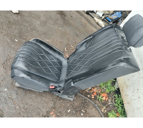 Сиденье заднего ряда правое