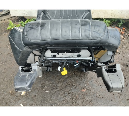 Сиденье заднего ряда правое