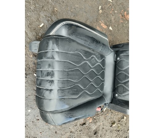 Сиденье заднего ряда правое