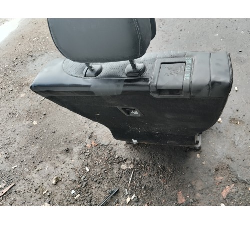 Сиденье заднего ряда правое