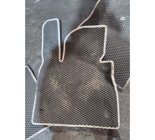 Комплект ковриков салона