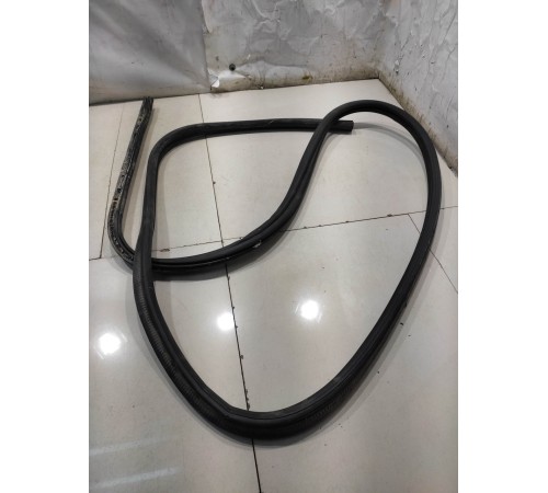 Уплотнитель багажника