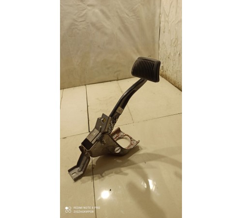 Педаль тормоза