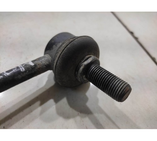 стойка стабилизатора (задняя правая)