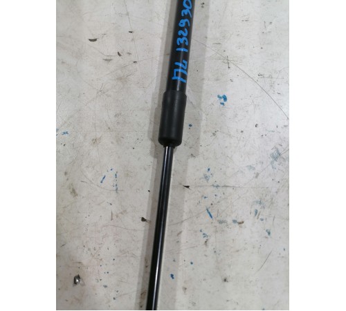 Амортизатор капота