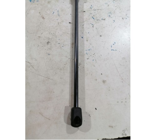 Амортизатор капота