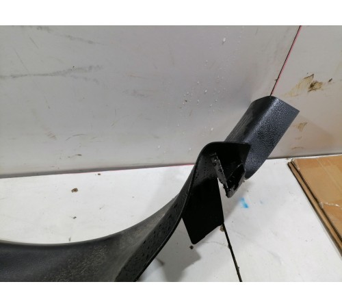 Обшивка стойки задняя левая