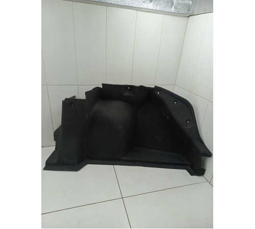 Обшивка багажника правая