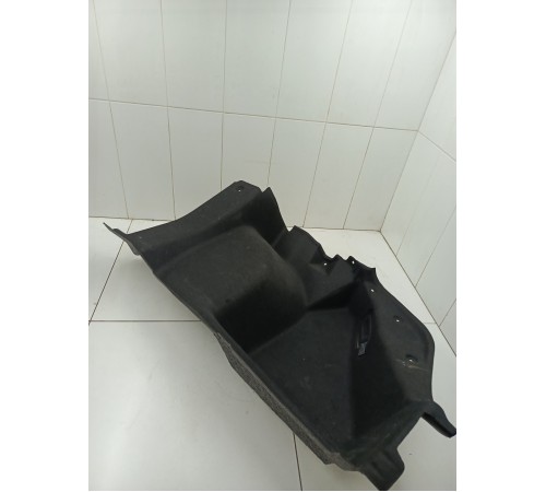 Обшивка багажника правая