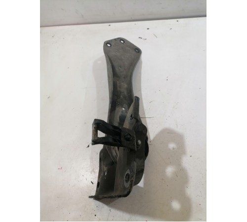 Рычаг задний левый