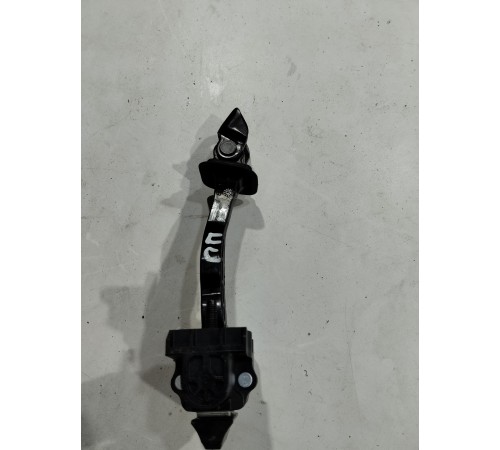 Ограничитель двери(передний правый)