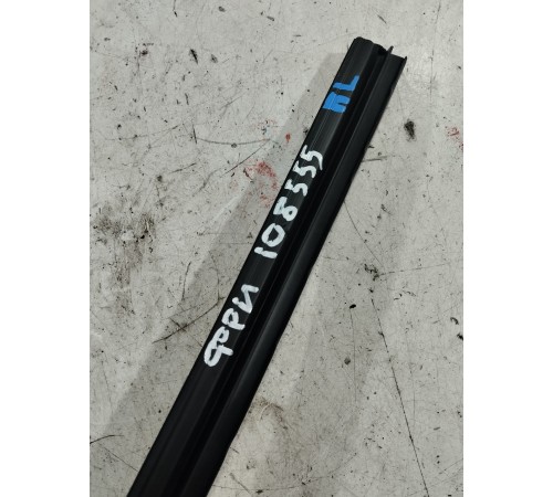 Уплотнитель стекла (передний левый внутренний)