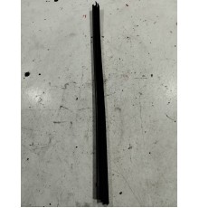 Уплотнитель стекла (передний левый внутренний)