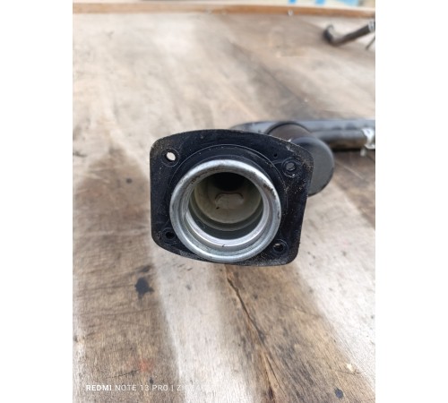 Горловина топливного бака