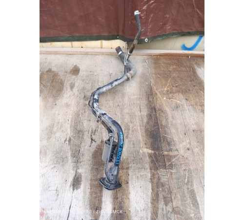 Горловина топливного бака