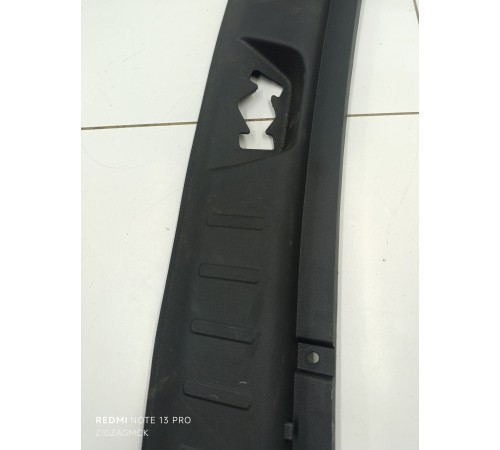 Накладка замка двери крышки багажника