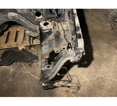 Лонжерон (передний, левый)