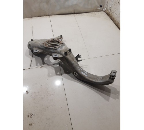 Кулак поворотный(передний левый)