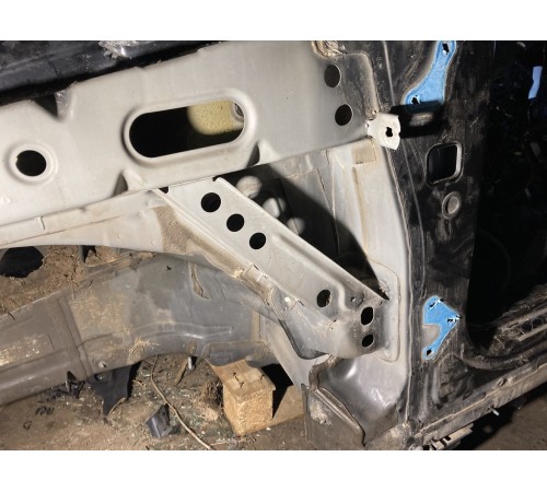 Лонжерон (передний, левый)