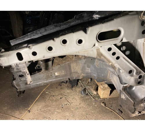 Лонжерон (передний, левый)