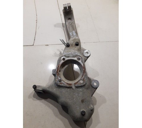 Кулак поворотный(передний левый)