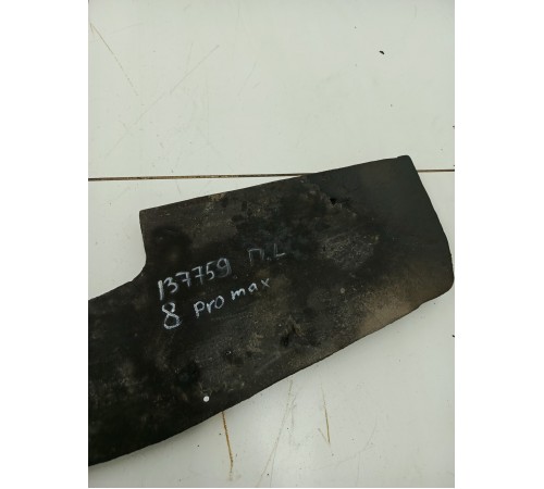 Пыльник крыла передний левый