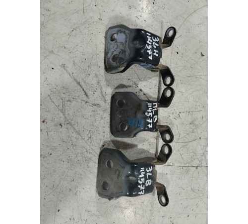 Петля двери