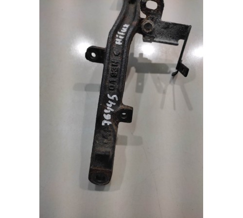 Кронштейн впускного коллектора